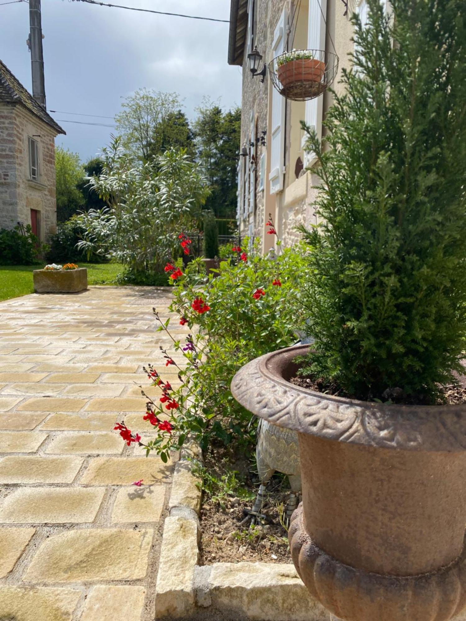 Le Pigeonnier De Saint-Loup Bed And Breakfast Eksteriør billede